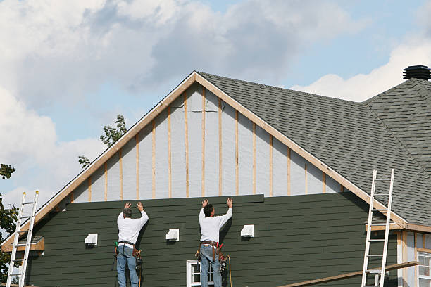 Professional Vinyl Siding technician working in Brownstown, IN